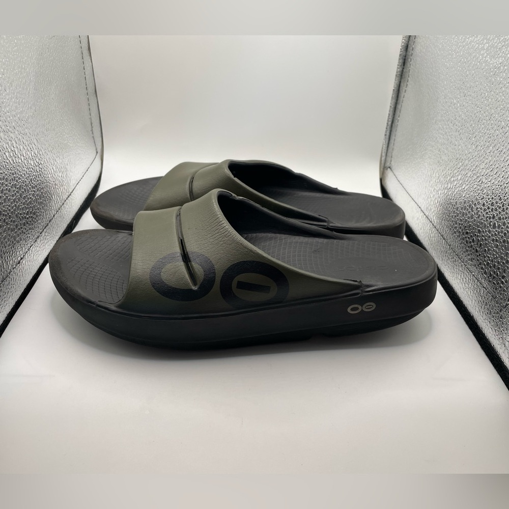 SOLD! Oofos Ooahh women’s Black and Olive Slide Sandals size 9